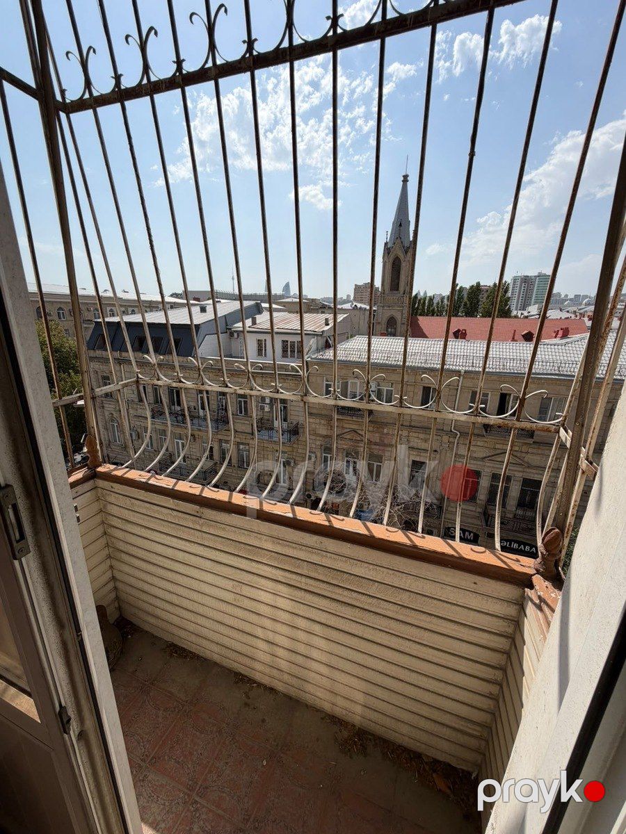 Satılır 4 otaqlı köhnə tikili 91.9 m² — Mənzil, Bakı (9)