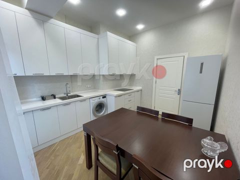 2-otaqlı yeni tikili kirayə verilir, 28 May m., 80 m² — Bakı