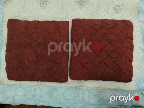 Qəhvəyi bəzəkli kvadrat yastıq dəsti 2 ədəd di. Üzlüklerle birlikdə 10 — Bakı