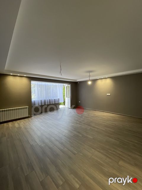 Satılır 5 otaqlı köhnə tikili 94 m² — Bakı
