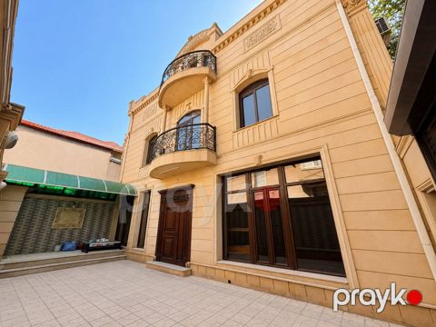 Satılır 6 otaqlı həyət evi/bağ evi 450 m² — Bakı
