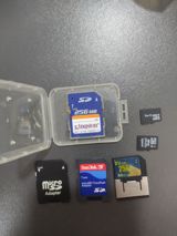 Yaddaş kartları və adapterlər toplusu Məzmun: - 1 x SD kart Kingston — zaur-z