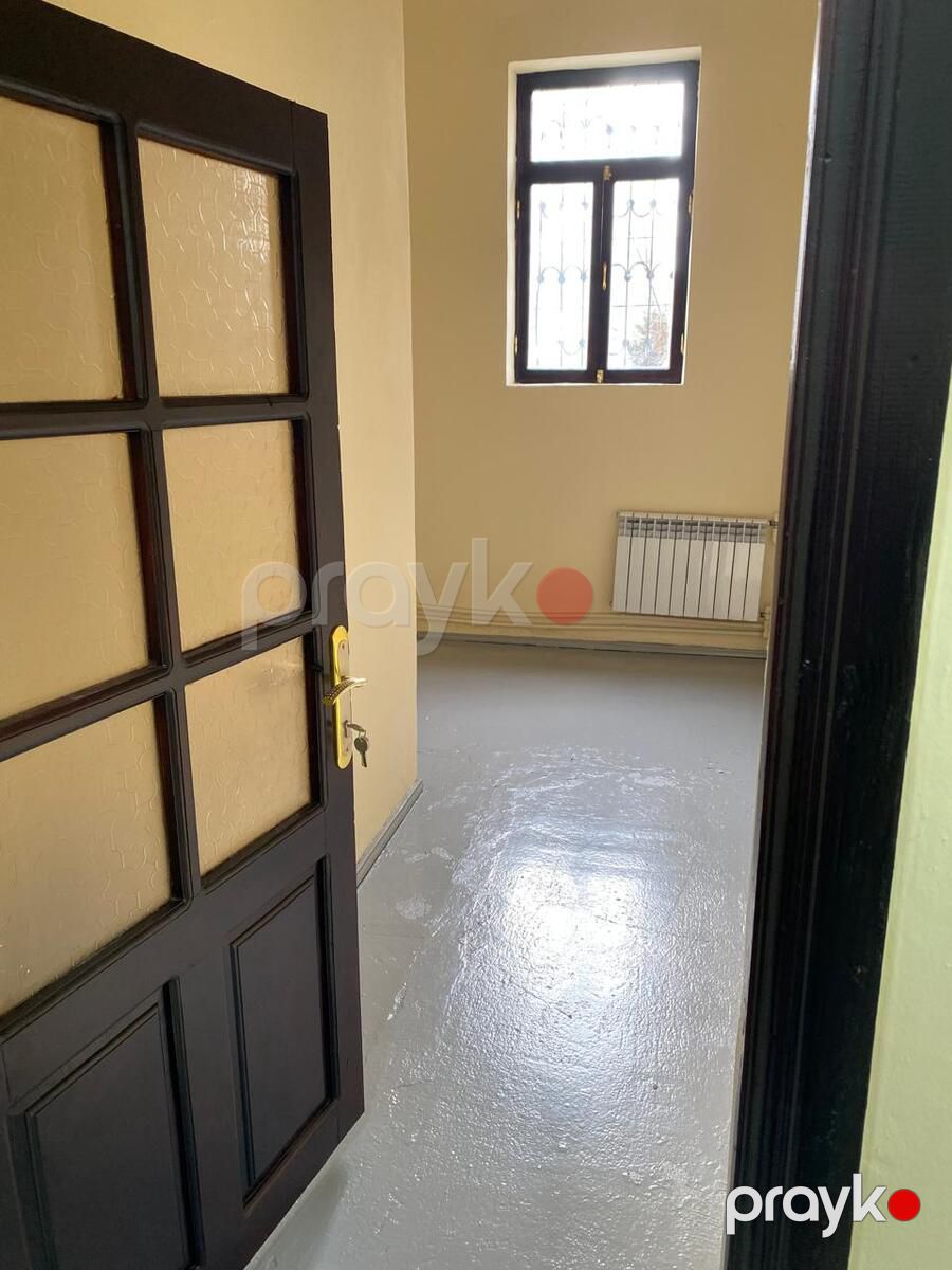 Satılır 9 otaqlı köhnə tikili 100 m² — Mənzil, Bakı (2)
