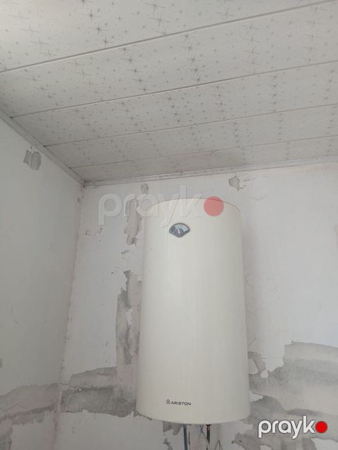 Ariston su qızdırıcısı (elektrikli, divardan asılan, silindrik model) — Bakı