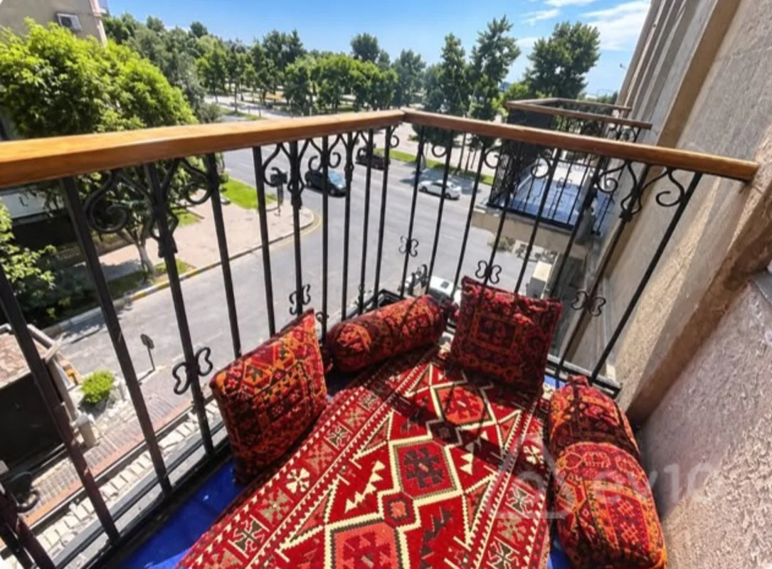 4 otaqlı mənzil, 120 m², Neftçilər prospekti 5b — kirayə — Bakı