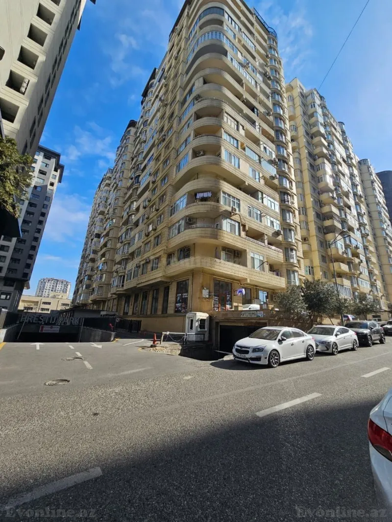 Satılır 3 otaqlı Mənzil Yeni tikili 100 m² Bakı, Nəsimi r., 8 Noyabr m — Bakı