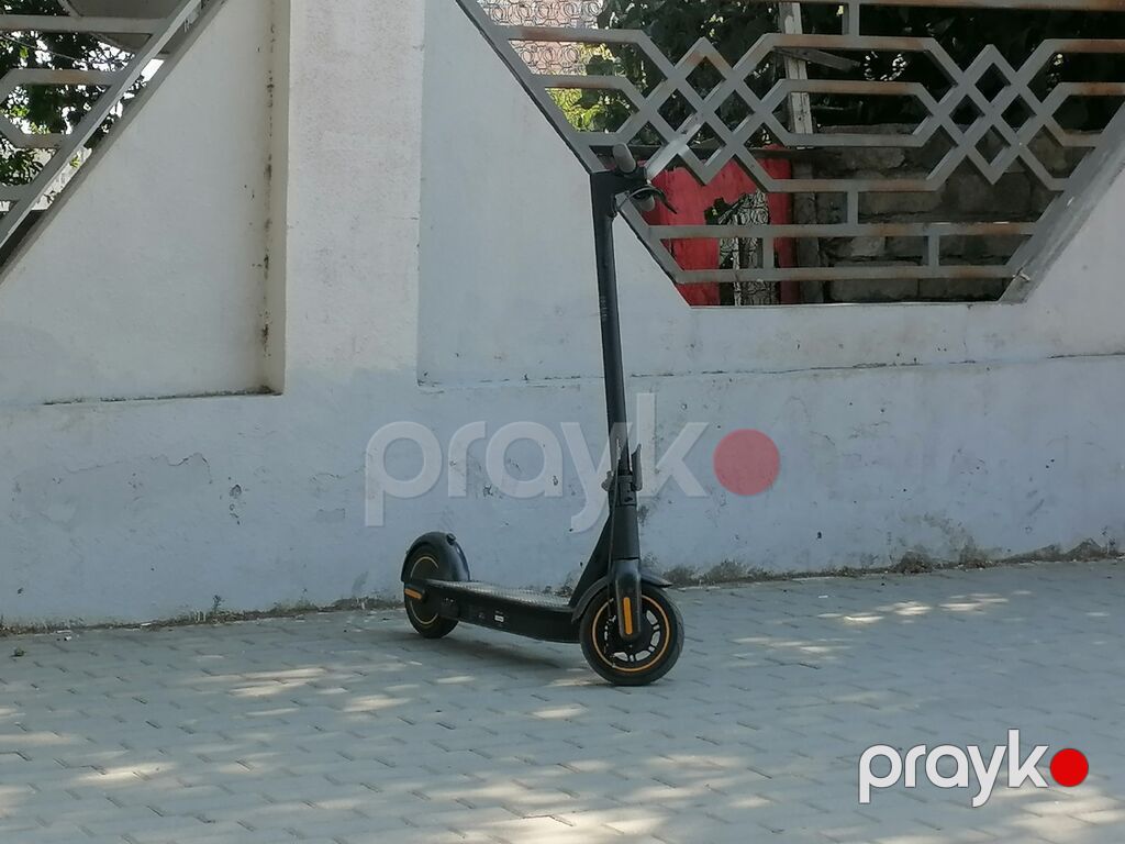İşlənmiş Elektrik samokat 10", 251 - 350 Vt, 16 - 25 km/s, Ünvandan götürmə — Skuterlər, Bakı (4)
