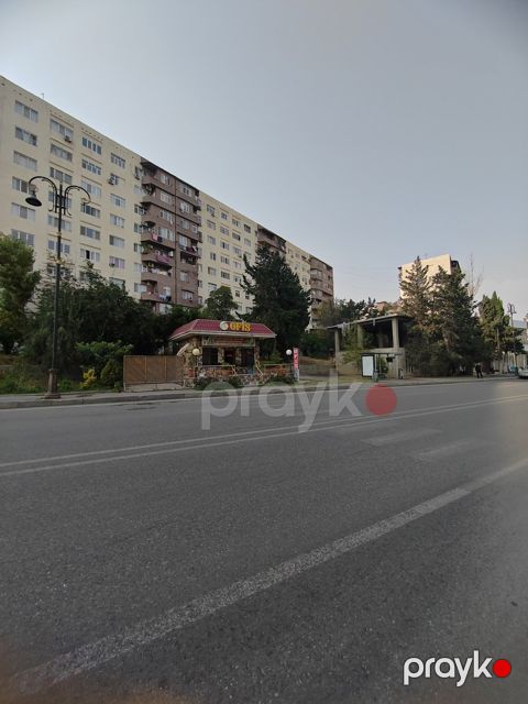 Satılır 4 otaqlı köhnə tikili 100 m² — Bakı