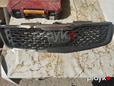 Kia Cerato üçün ön radiator barmaqlığı (emblemli) - Orijinal Kia — Sumqayıt