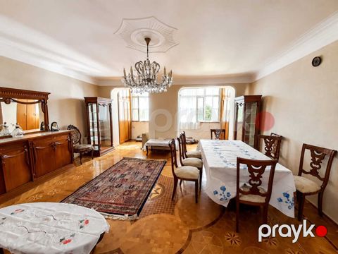 Satılır 5 otaqlı köhnə tikili 165 m² — Bakı