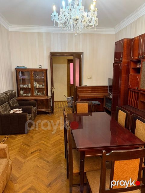 Satılır 4 otaqlı köhnə tikili 91.9 m² — Bakı