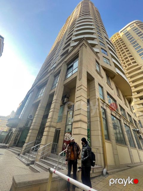 Satılır 3 otaqlı yeni tikili 175 m² — Bakı
