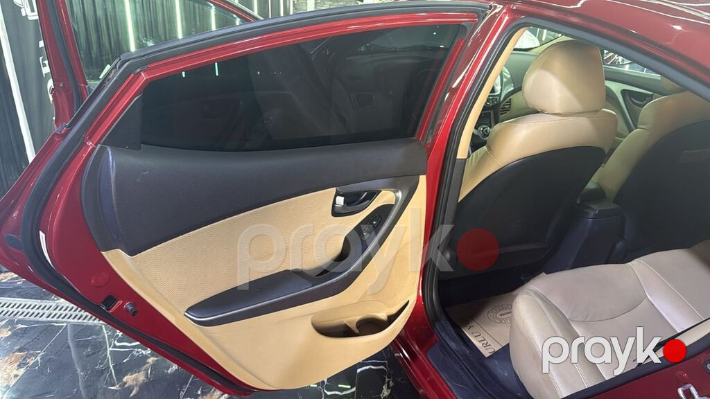 Hyundai Elantra: 1.8 l 2011 il Sedan — Avtomobillər, Digah (8)