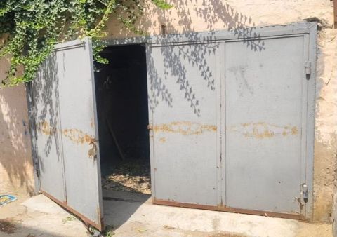 Qaraj qapisi 3/2m 480azn qiymet sondur Merdekan 1041 leli — Digah