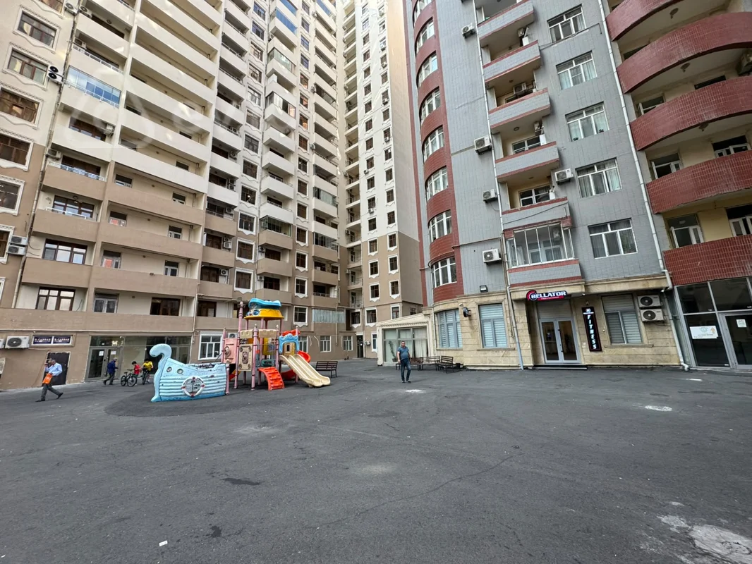 4 otaqlı mənzil, 200 m², Həsən Salmani küç — Mənzil, Bakı (10)