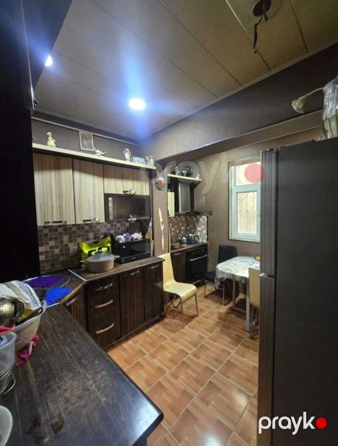 Satılır 4 otaqlı köhnə tikili 105 m² — Bakı