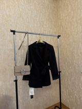 Qara qadın blazer - Blazer: Klassik qara rəng, yüngül parça, ön — Xalidə