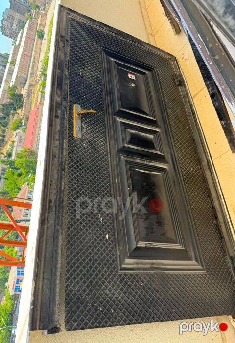 Giris qapisi 95azn Yeni gunesli 2323 leli — Digah