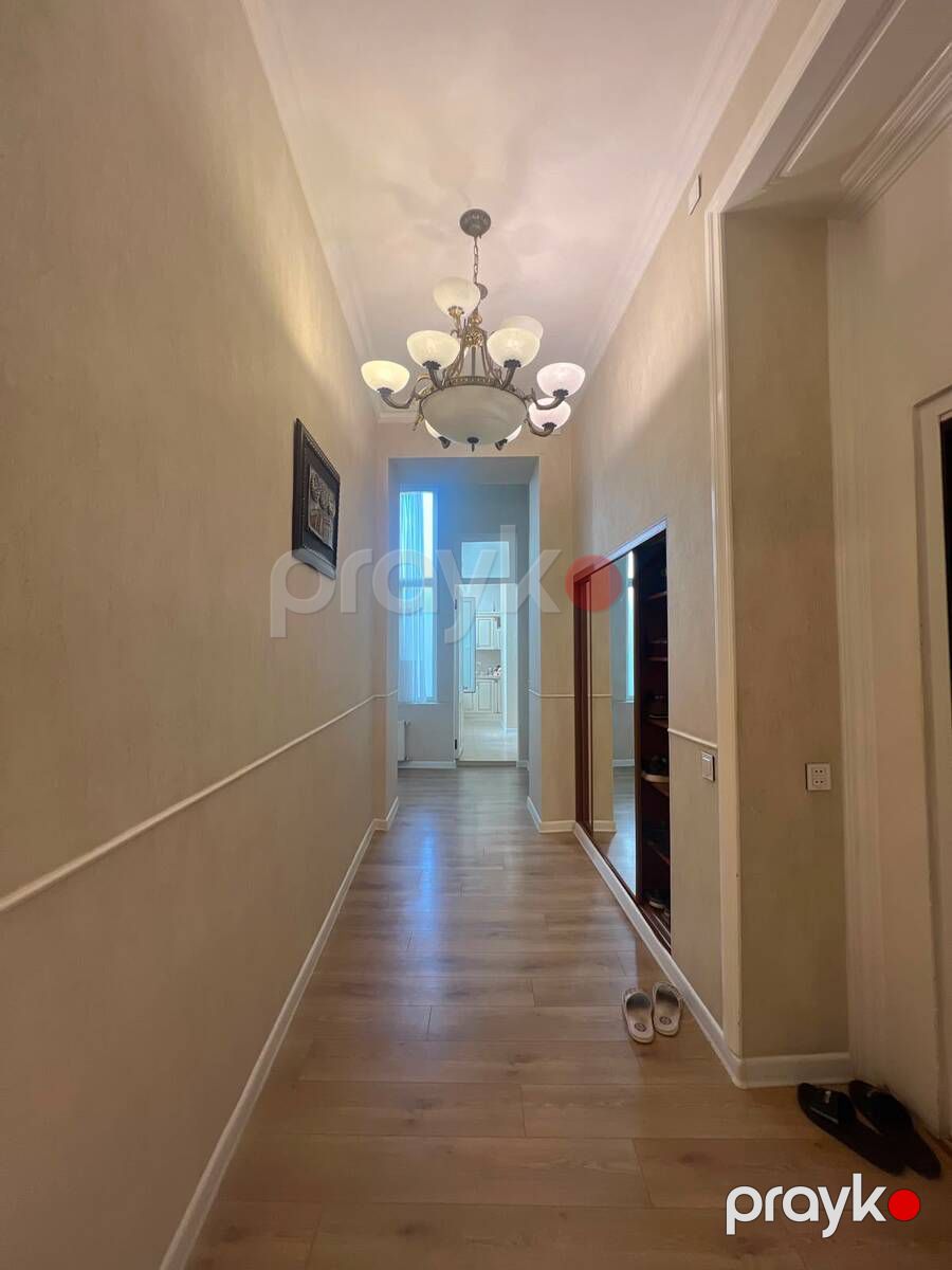 Satılır 4 otaqlı köhnə tikili 135 m² — Mənzil, Bakı (7)