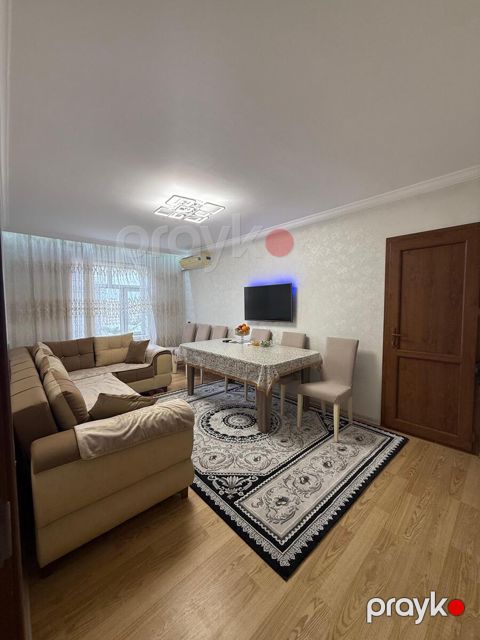 Satılır 2 otaqlı köhnə tikili 65 m² — Bakı