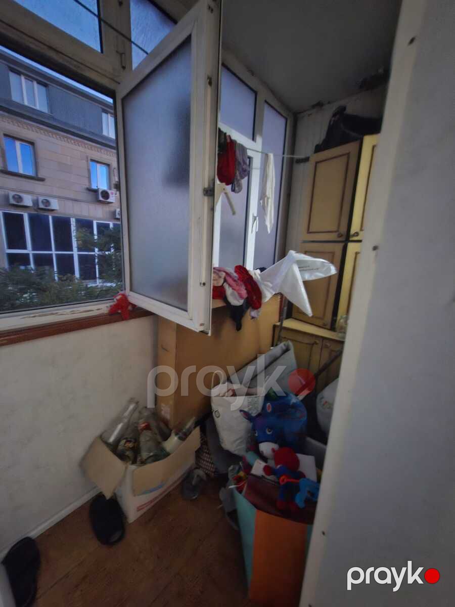 3-otaqlı mənzil, 28 May m., 70 m² — Mənzil, Bakı (8)