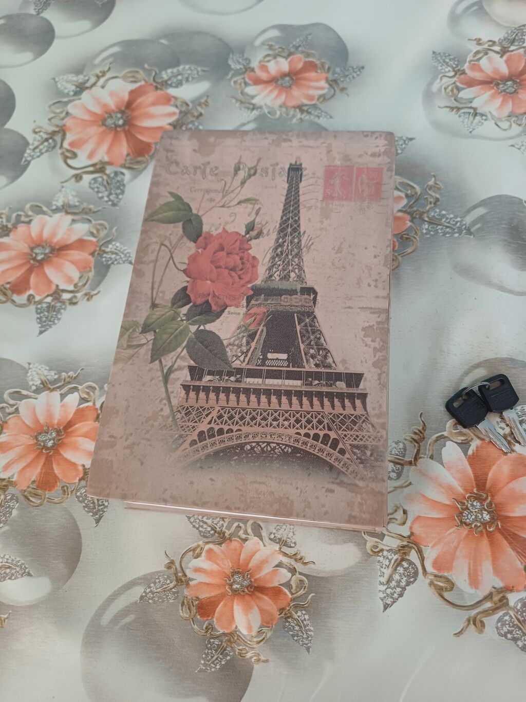 Gizli seyf-kitab (Eiffel qülləsi dizaynlı) - Xarici görünüş: üz — Seyfləri, Digah (8)