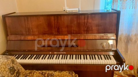 Belarus markalı akustik pianino (upright). - Korpus: cilalı qəhvəyi — Bərdə