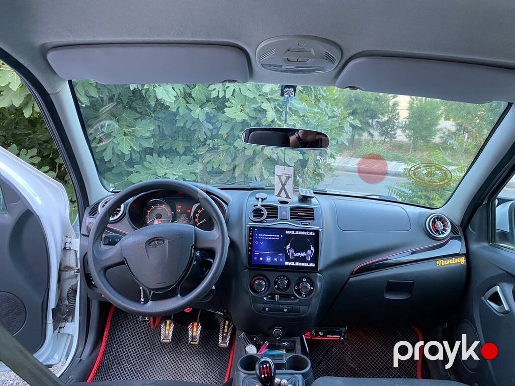 Lada Granta sedan – ağ rəng, 4 qapılı, öndən görünüşlü müasir radiator — Avtomobillər, Hacıqabul (8)