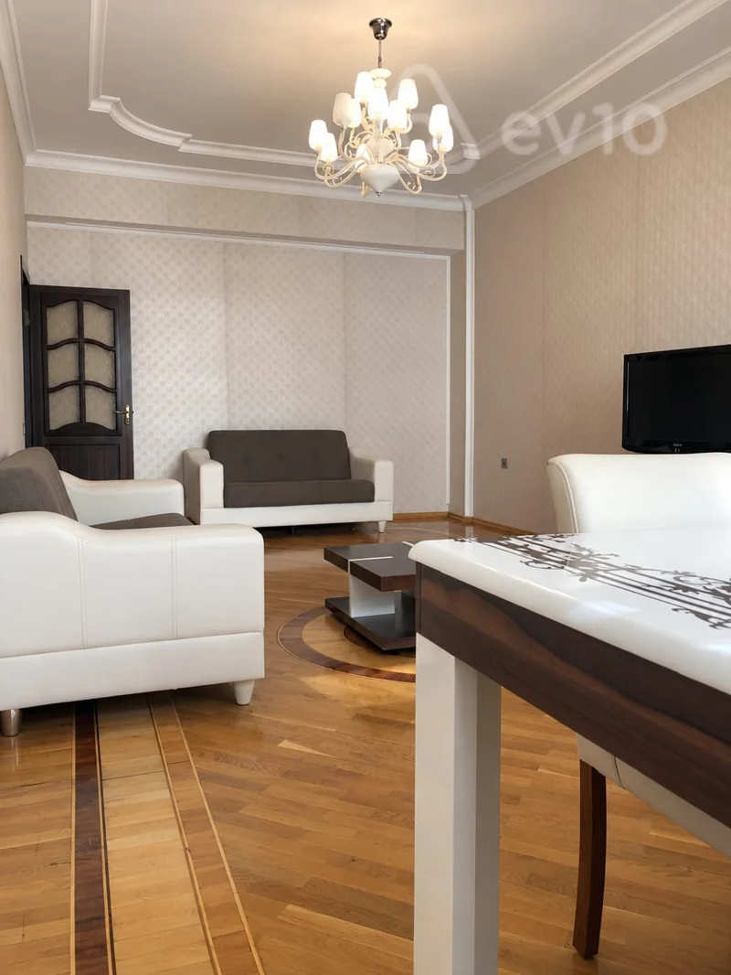 3 otaqlı mənzil, 105 m², M. Naxçıvani küçəsi — kirayə — Bakı