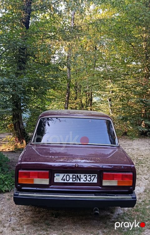 VAZ 2107 sedan – klassik sovet dizaynı və sadə texniki quruluşu ilə — Xaçmaz