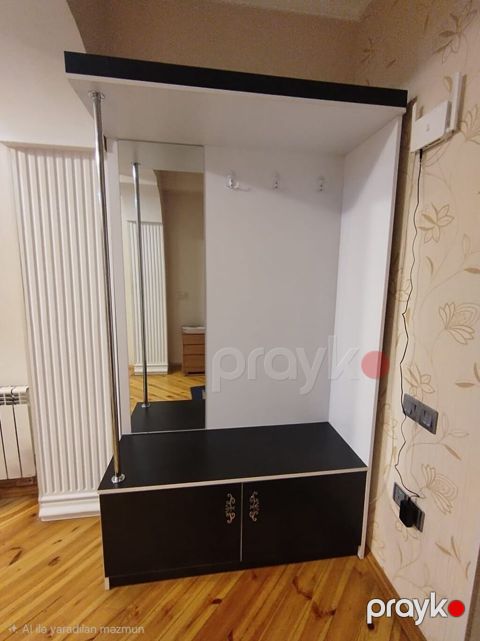 Aynur 4540 Dəhliz dolabi satilir Əla vəziyyətdə. 120 azn. Ünvan — Digah