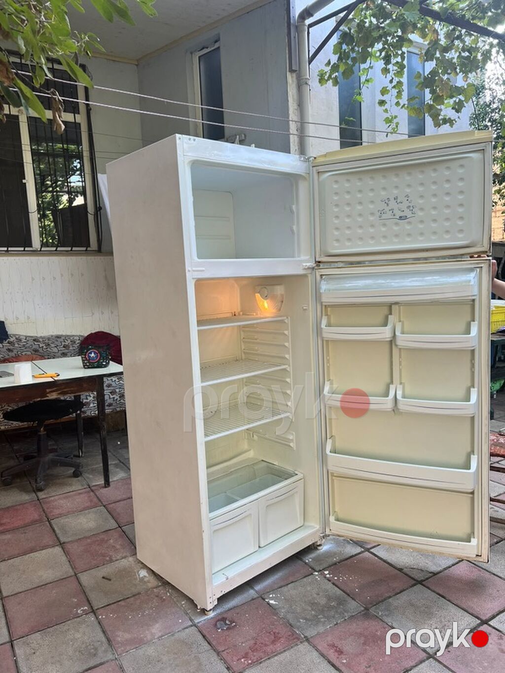 İki qapılı məişət soyuducusu (yuxarıda dondurucu, aşağıda əsas kamera) — Soyuducular, Bakı (3)