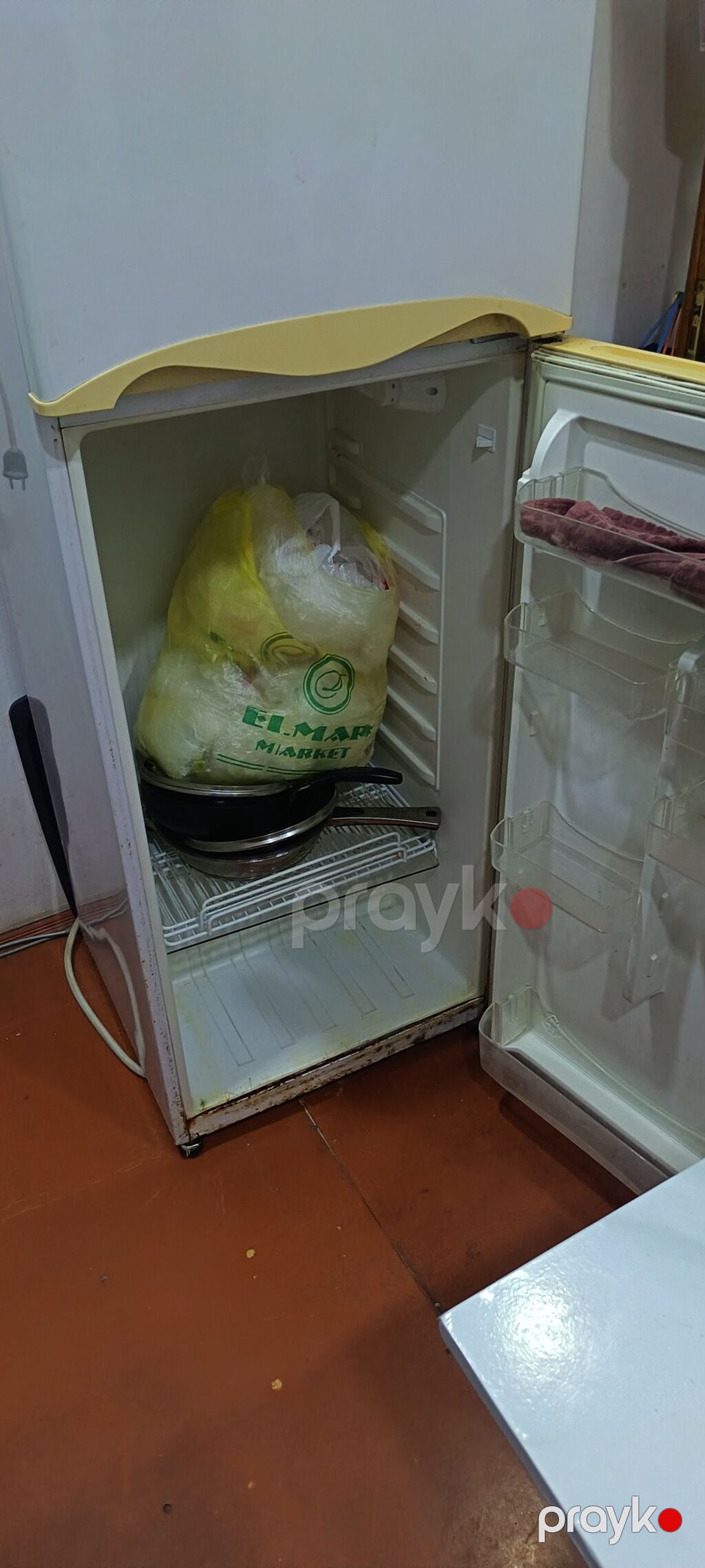 Elite iki qapılı soyuducu - Yuxarıda kiçik dondurucu bölməsi, rəf və — Soyuducular, Sumqayıt (3)