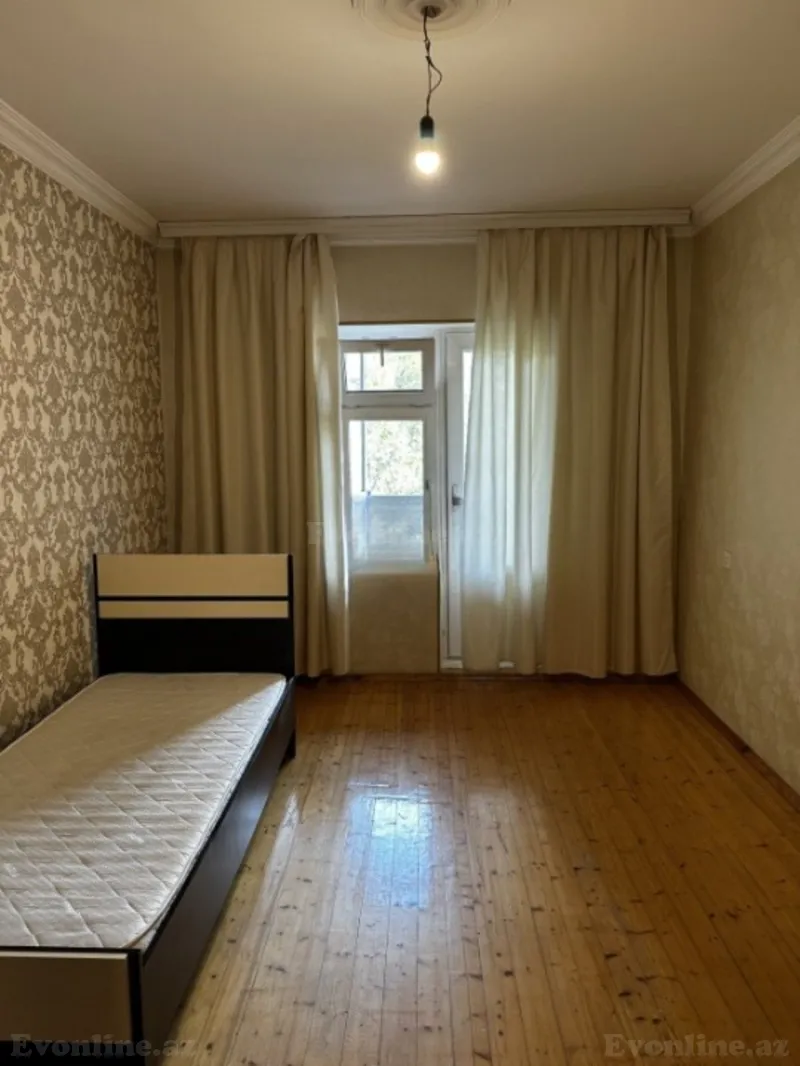 Satılır 2 otaqlı Mənzil Köhnə tikili 70 m² Bakı, Yasamal r., İnşaatçılar m., Yeni Yasamal — Mənzil, Bakı (2)