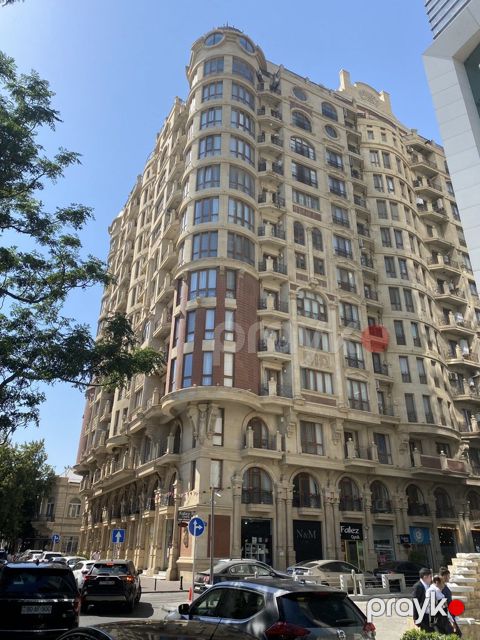 Satılır obyekt 670 m² — Bakı