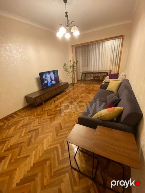 Satılır 3 otaqlı köhnə tikili 85 m² — Bakı