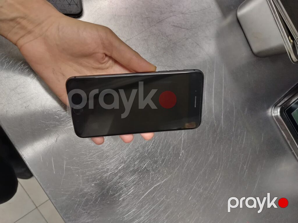 IPhone 8 Plus, Qara, Barmaq izi — Apple iPhone, Bakı (3)