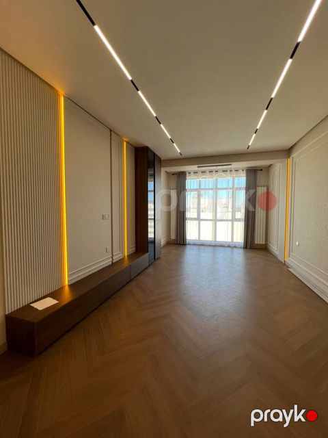 Satılır 3 otaqlı yeni tikili 130 m² — Bakı