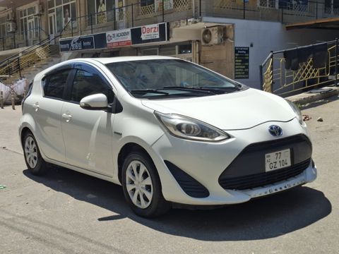 Toyota Aqua icarəsi — Bakı