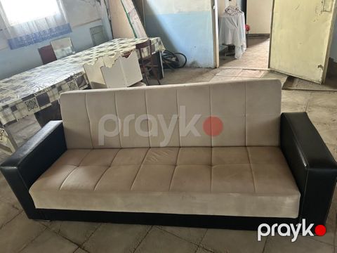 Çevrilən divan – bej oturacaq/süet toxumalı parça və qara eko‑dəri — Sumqayıt