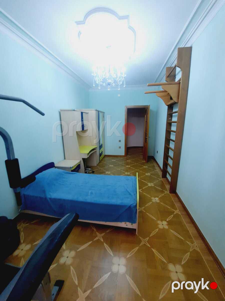 Satılır 8 otaqlı köhnə tikili 427.6 m² — Mənzil, Bakı (11)