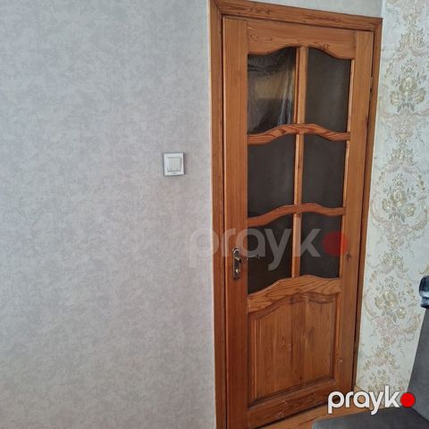 7 ədəd qapı.Ümumilikdə 260 manatdır.Maraqlanan şəxslər qeyd edilmiş — Bakı