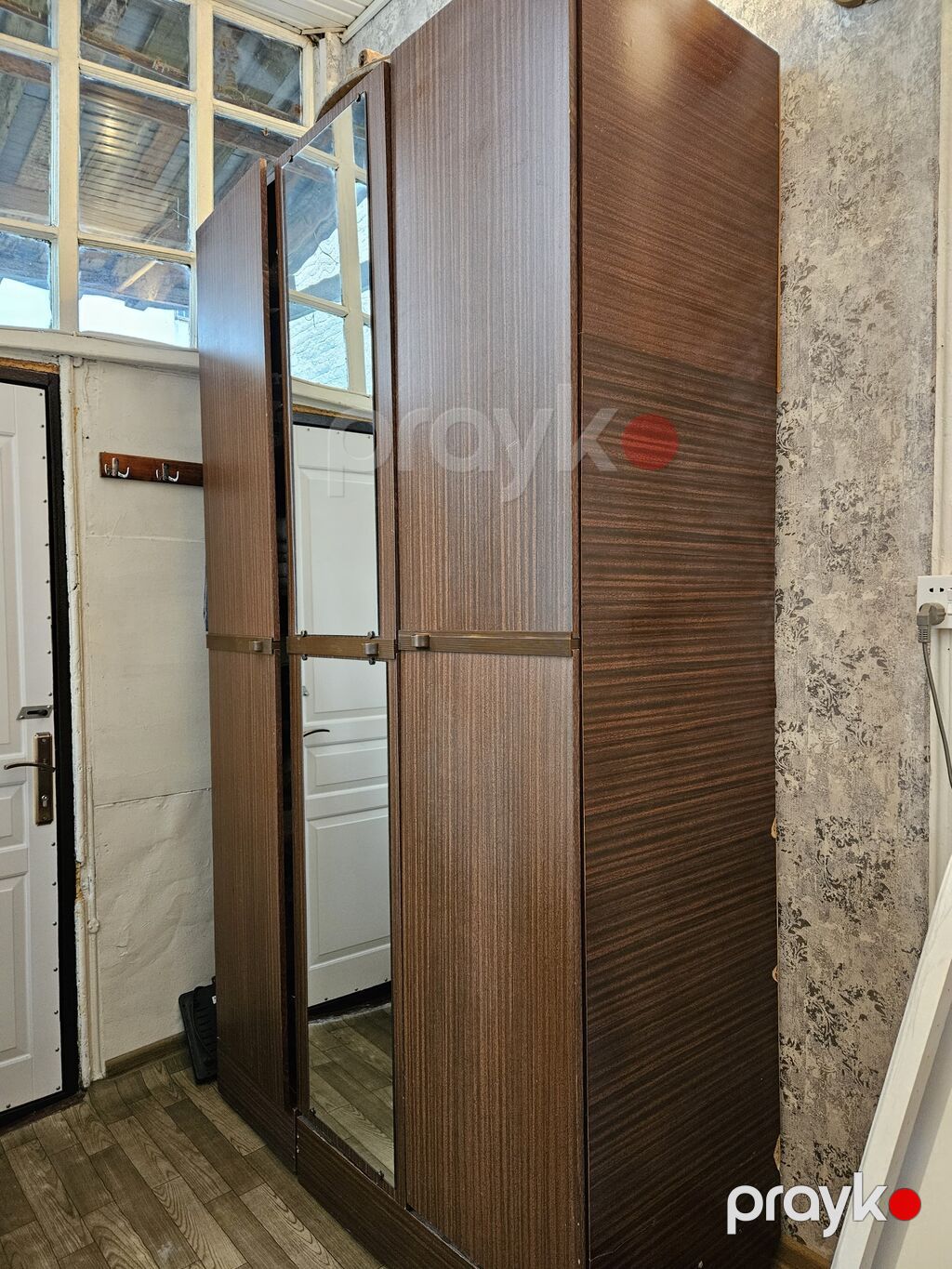 Üç qapılı paltar dolabı - Material: taxta konstruksiya, tünd — Şkaflar, Bakı (2)