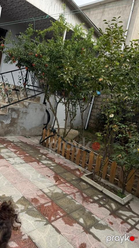 Satılır 4 otaqlı həyət evi/bağ evi 100 m² — Bakı