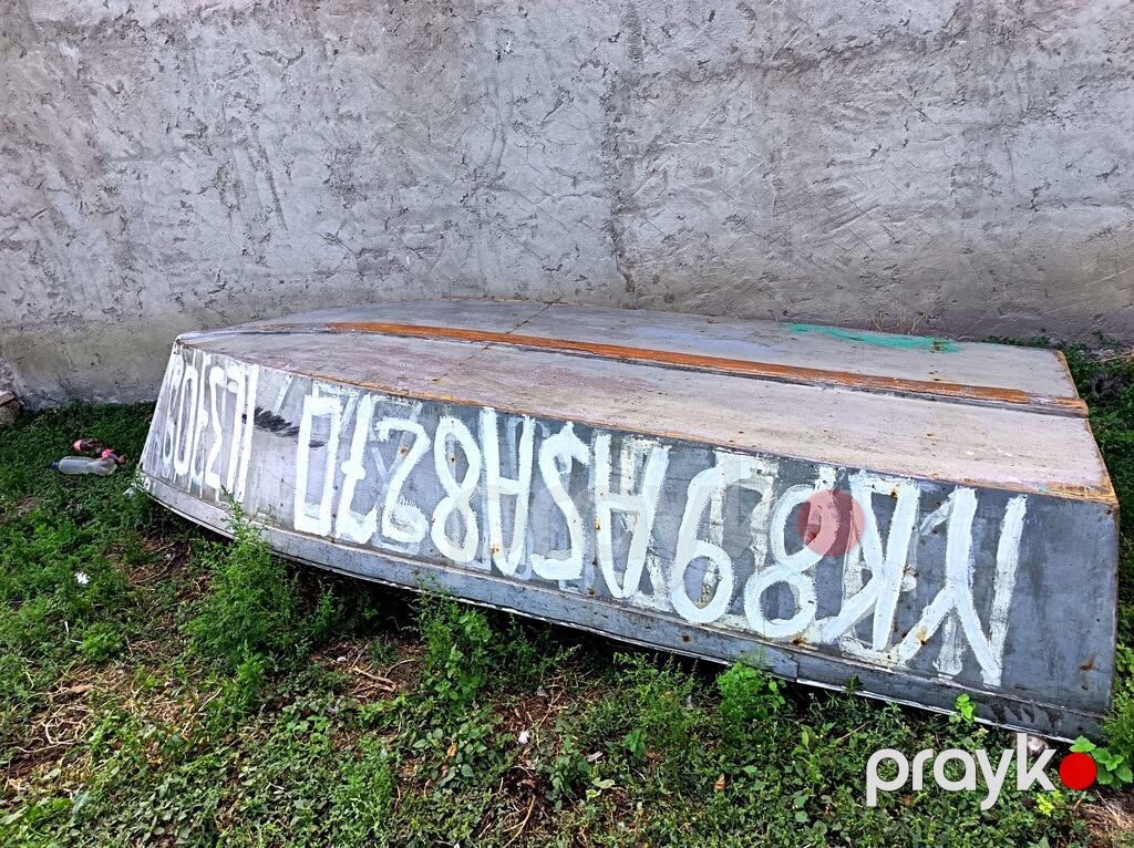 Metal-gövdəli qayıq - Korpus: perçinli metal gövdə, kənarlarında — Fəliz məmulatı, Xaçmaz (5)