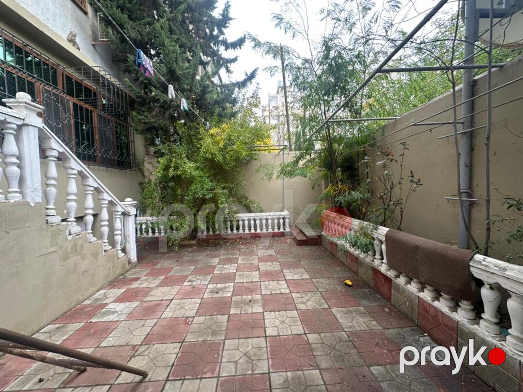 Satılır 5 otaqlı köhnə tikili 181.3 m² — Mənzil, Bakı (2)