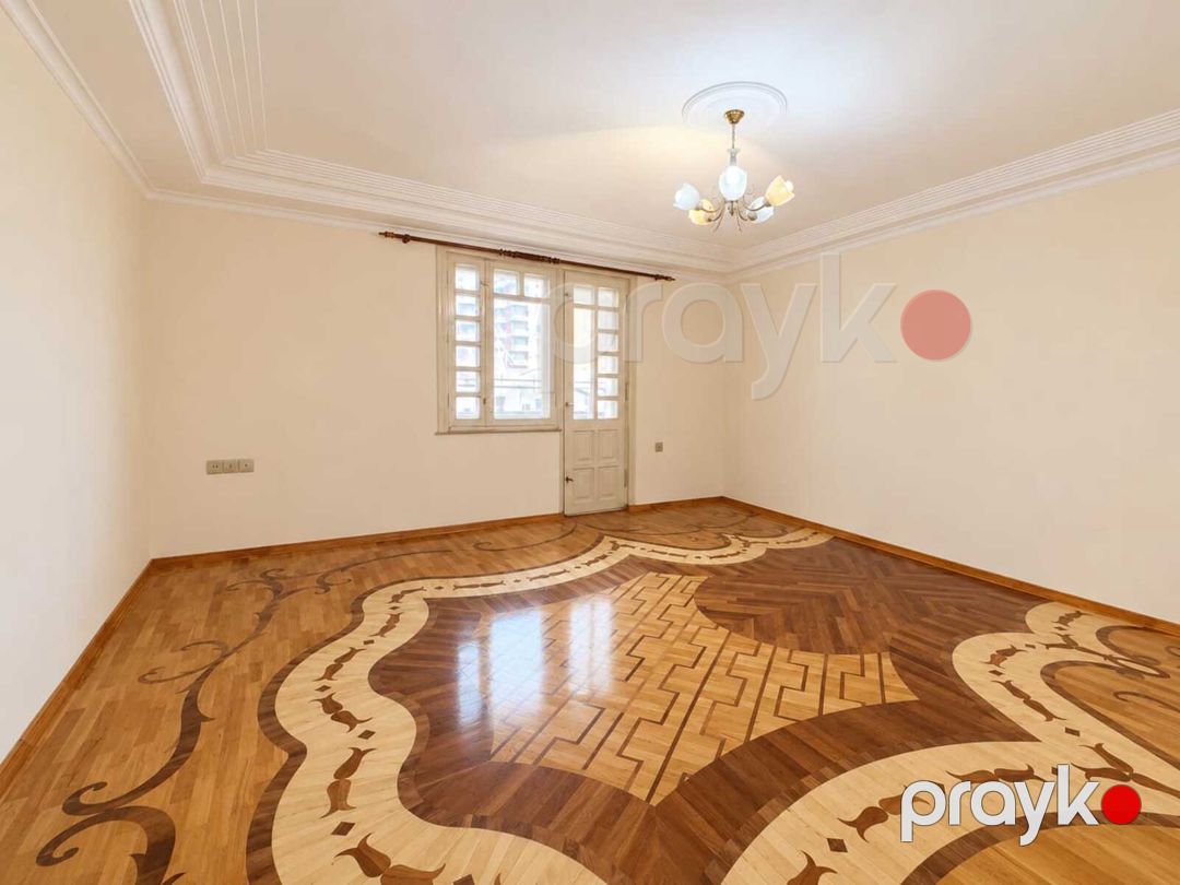 Satılır 5 otaqlı köhnə tikili 150 m² — Mənzil, Bakı (3)