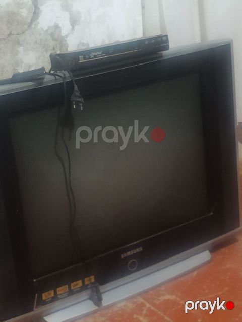Samsung kineskop televizoru və üstündə Dvb-t rəqəmsal TV qəbuledicisi — Sumqayıt