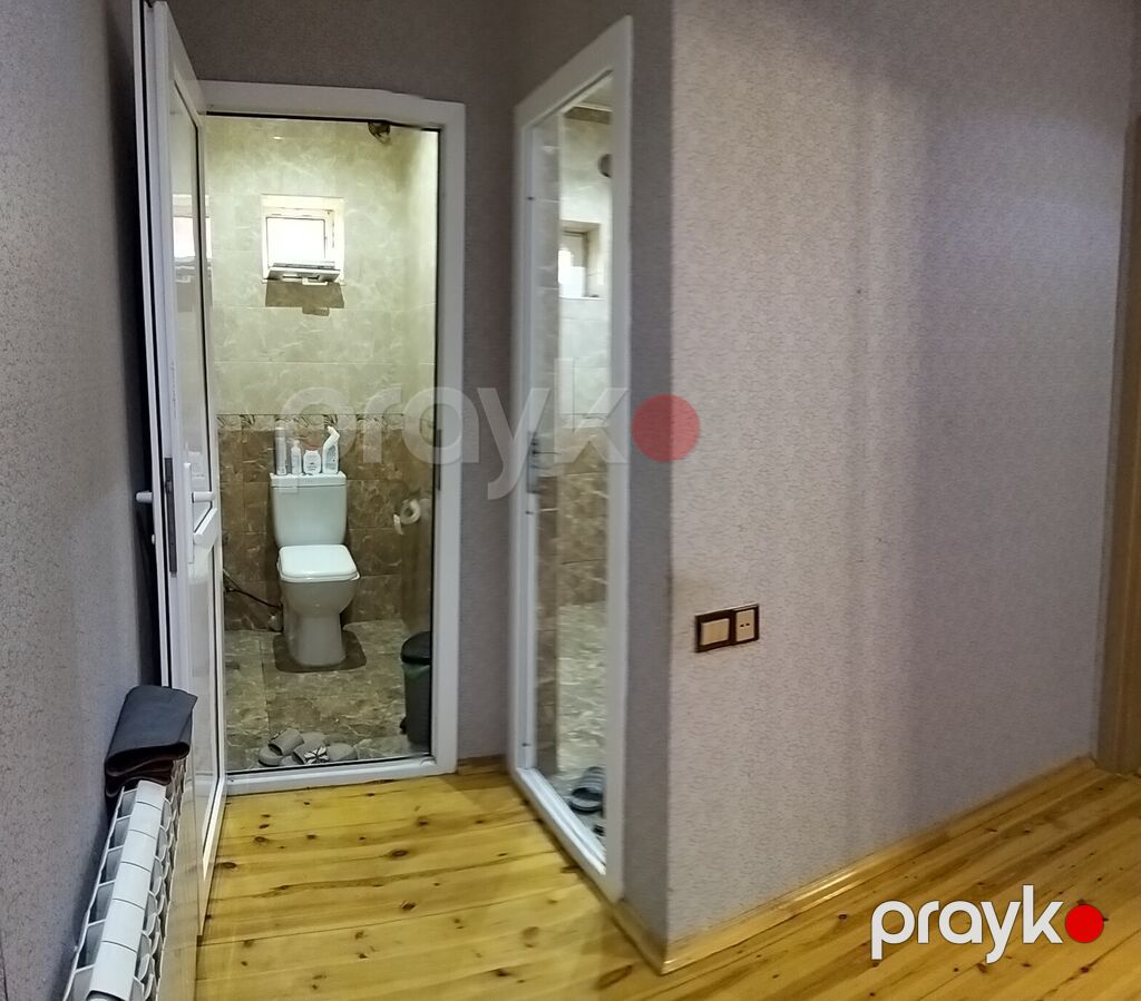 satilir. ev tam ana yolun kənarinda yerləsir qapinin agzindan — Mənzil, Novxanı (8)