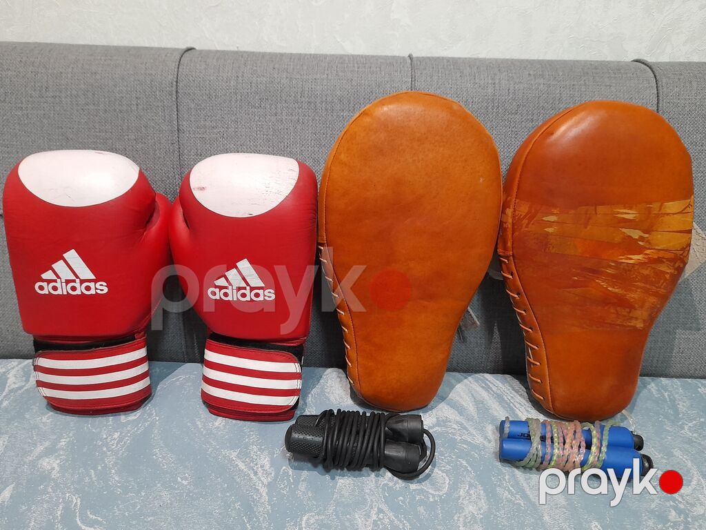 Boks təlim dəsti Tərkib: - Adidas markalı qırmızı boks dəri əlcəkləri — Döyüş sənətləri, Bakı (2)